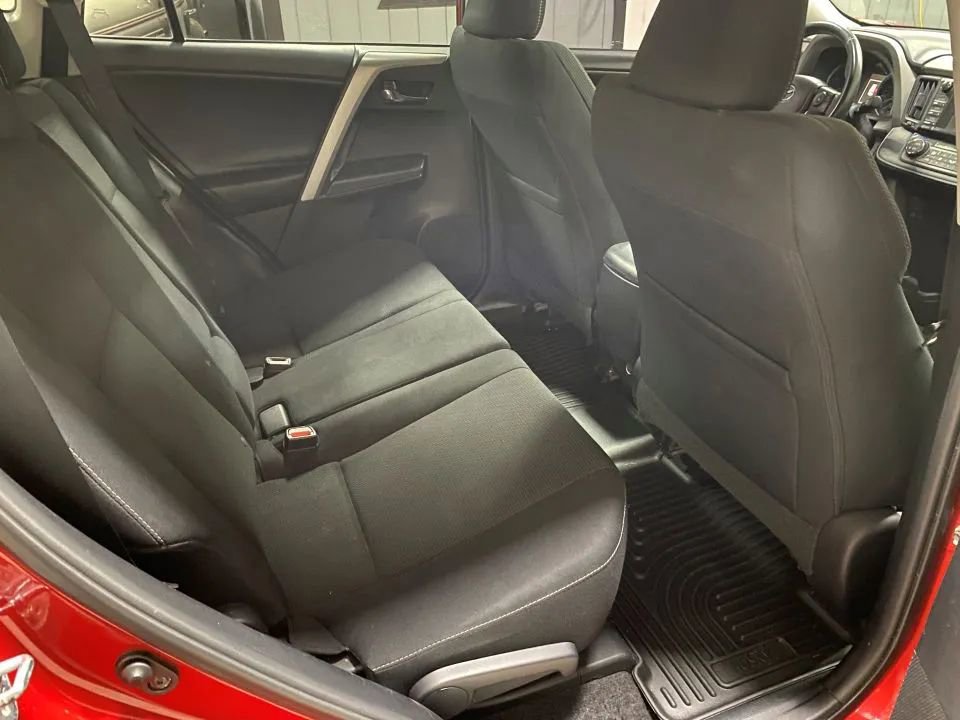 Used 2016 Toyota RAV4 XLE image 27