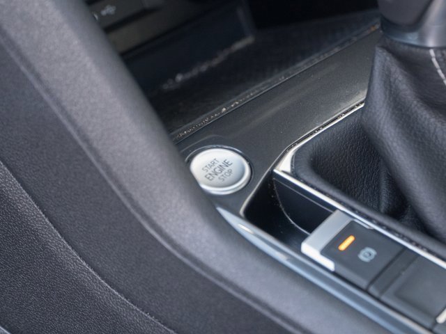 Certified 2024 Volkswagen Tiguan SE R-Line image 28