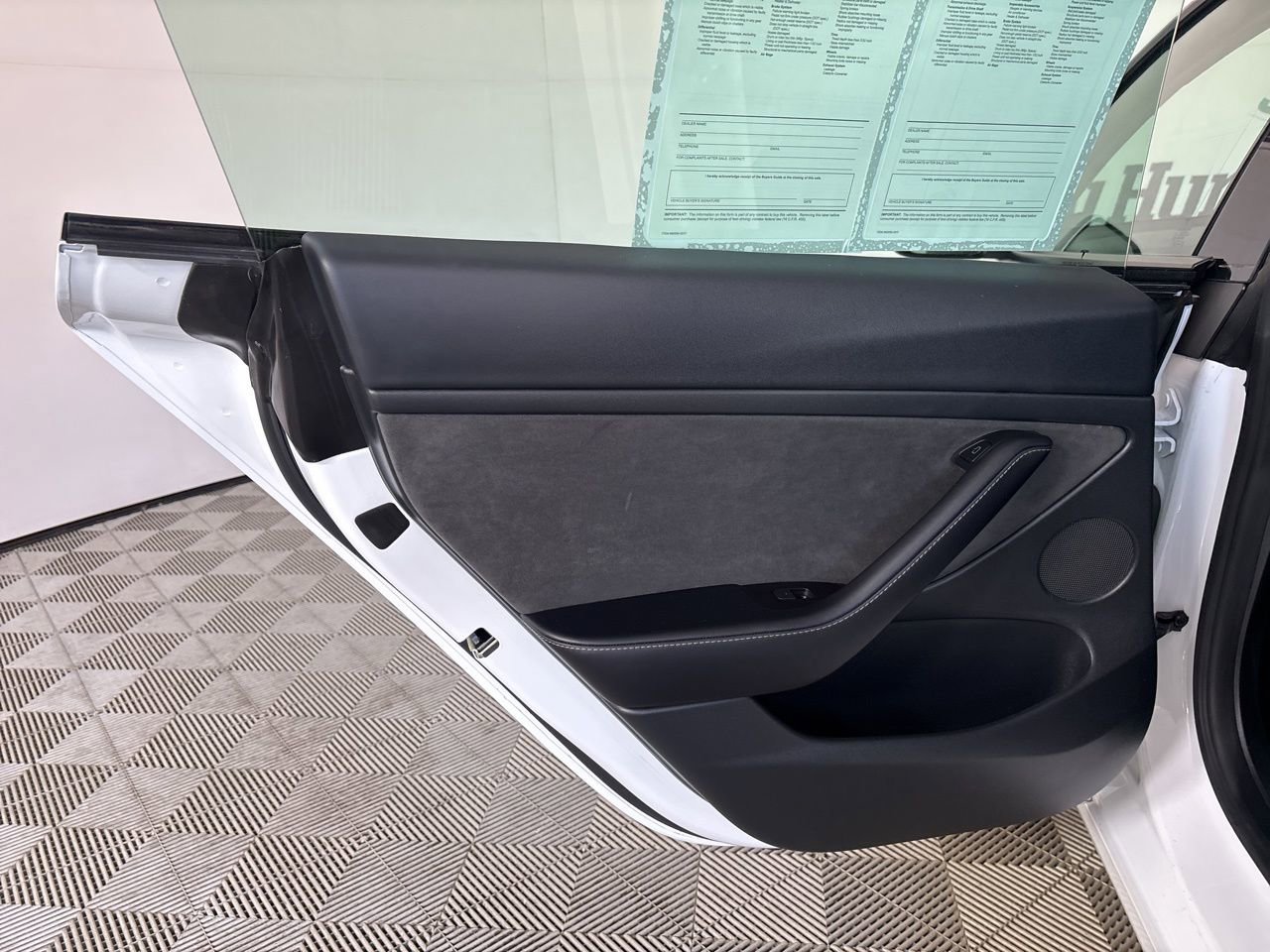 Used 2023 Tesla Model 3 Standard Range image 14