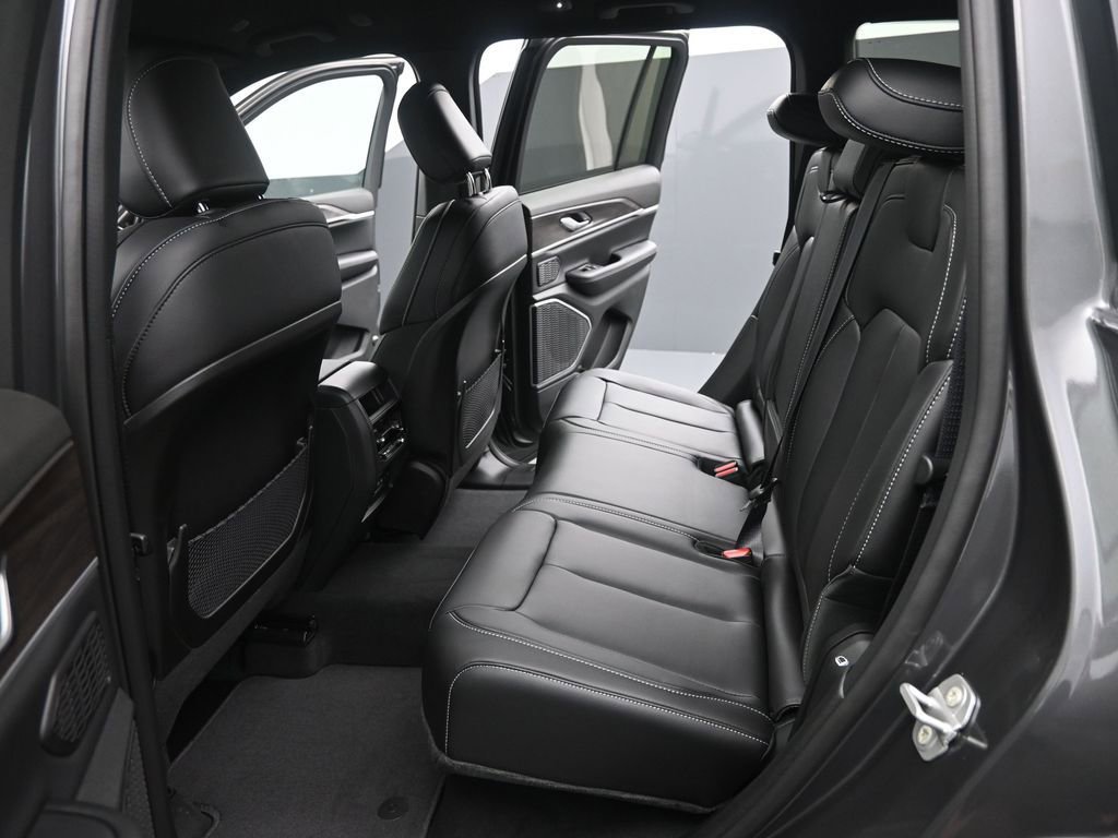 New 2026 Jeep Grand Cherokee Limited image 13