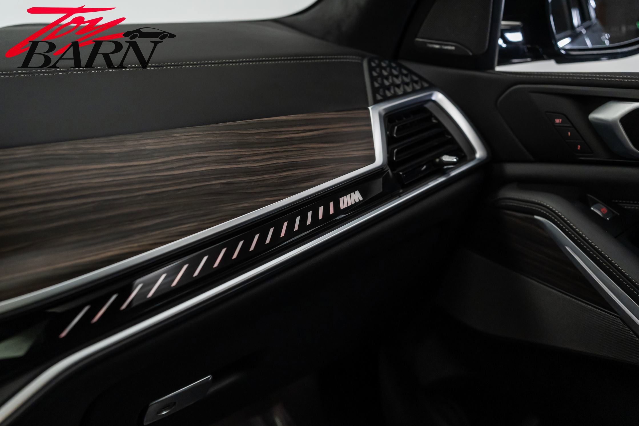 Used 2024 BMW X7 M60i image 43