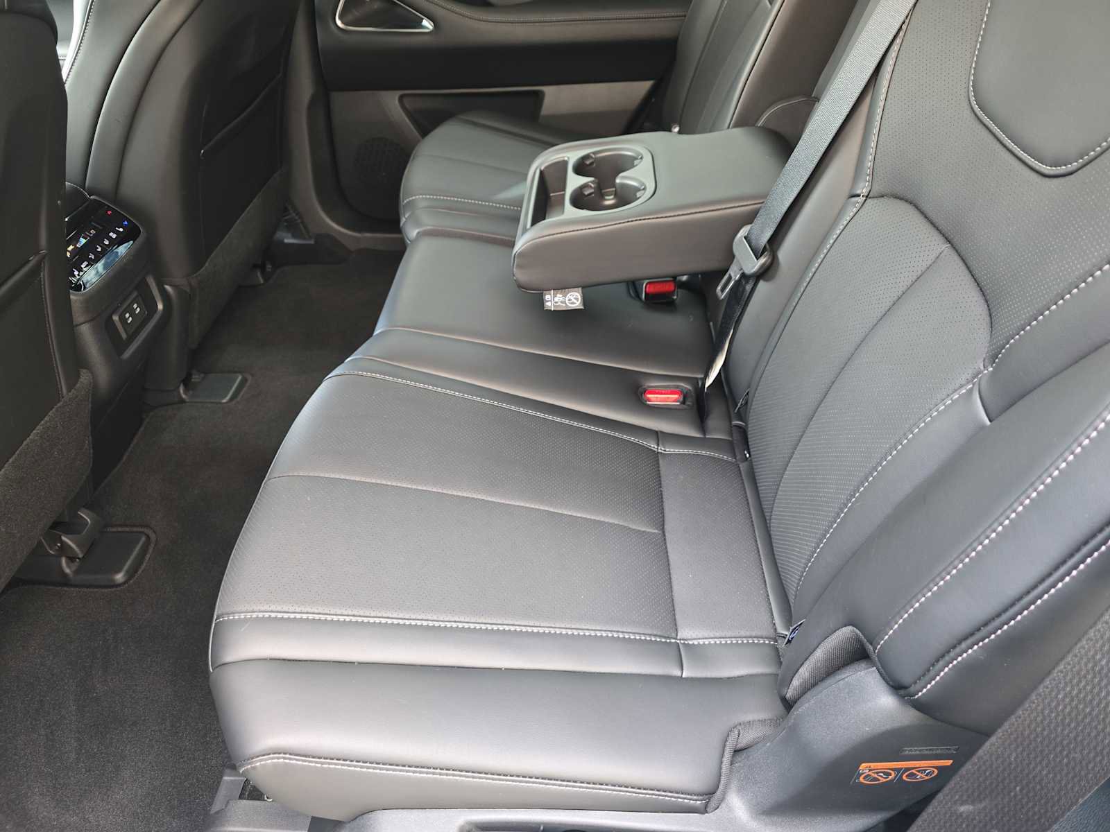 Certified 2026 INFINITI QX60 Luxe w/ Cargo Package image 12