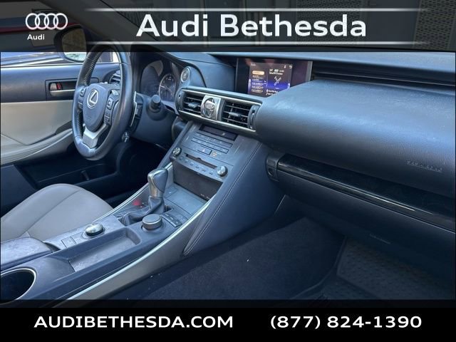 Used 2020 Lexus IS 300 AWD image 9