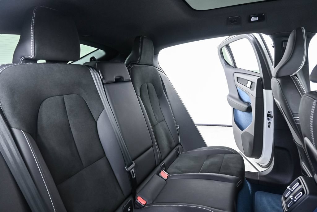 Certified 2023 Volvo C40 P8 Recharge Ultimate AWD/4WD image 24