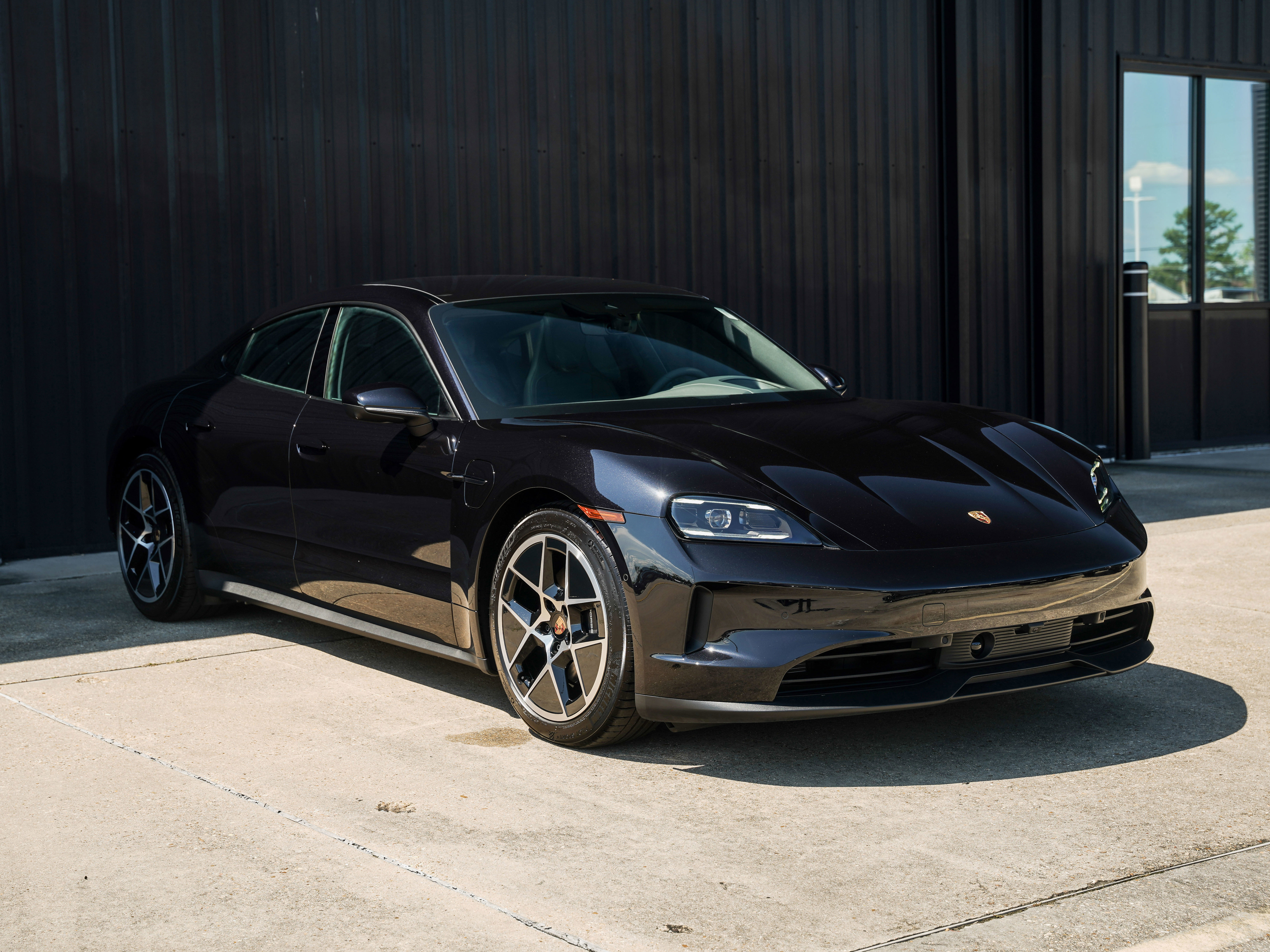 New 2025 Porsche Taycan image 7