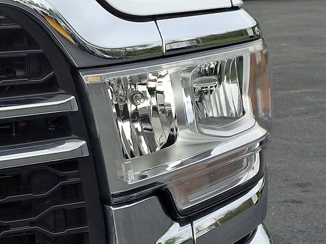 Used 2024 RAM 2500 Tradesman w/ Chrome Appearance Group image 12