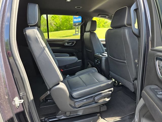 Used 2023 Chevrolet Suburban Premier AWD/4WD image 19