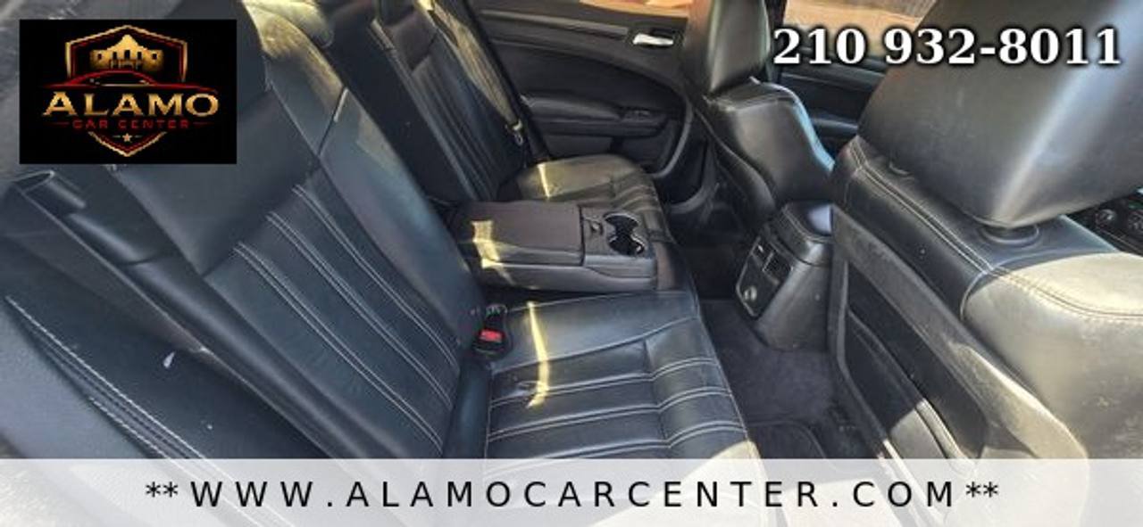 Used 2013 Chrysler 300 S RWD image 20