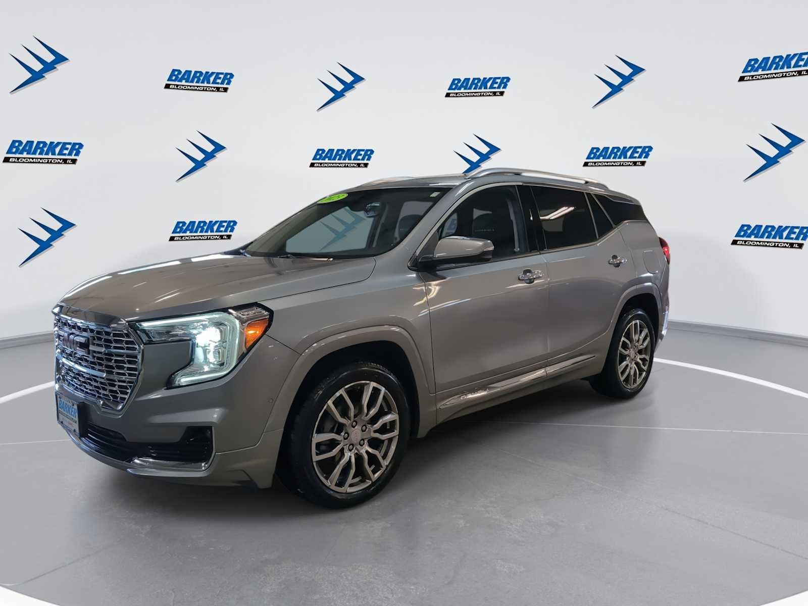 Used 2023 GMC Terrain Denali w/ Denali Premium Package image 4