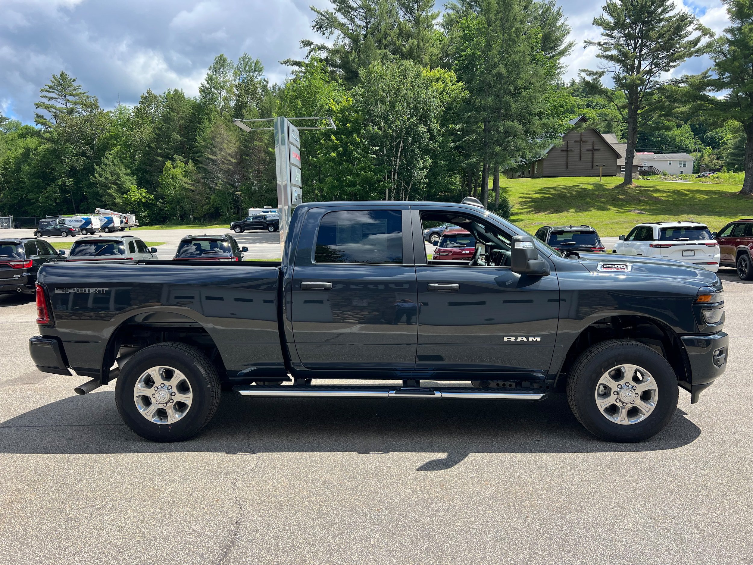 New 2026 RAM 2500 Big Horn AWD/4WD image 4