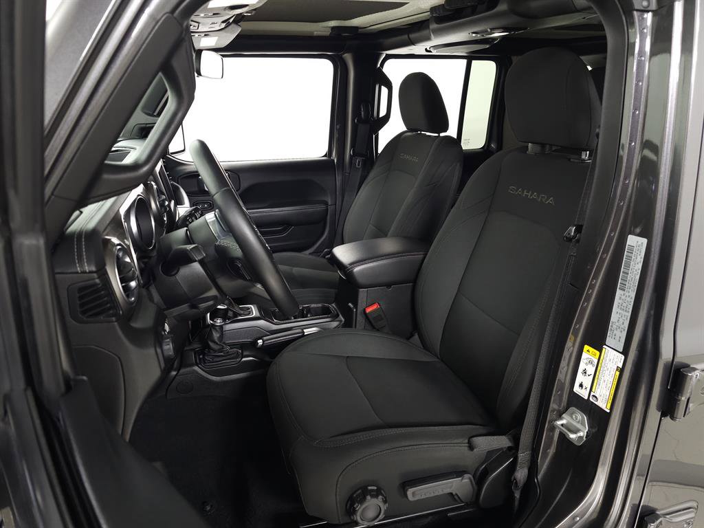 Used 2018 Jeep Wrangler Unlimited Sahara w/ Dual Top Group image 15