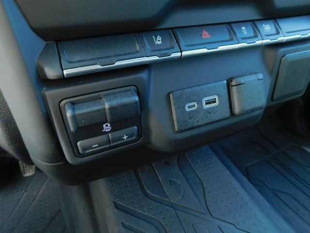 Used 2025 Chevrolet Silverado 2500 Custom image 14