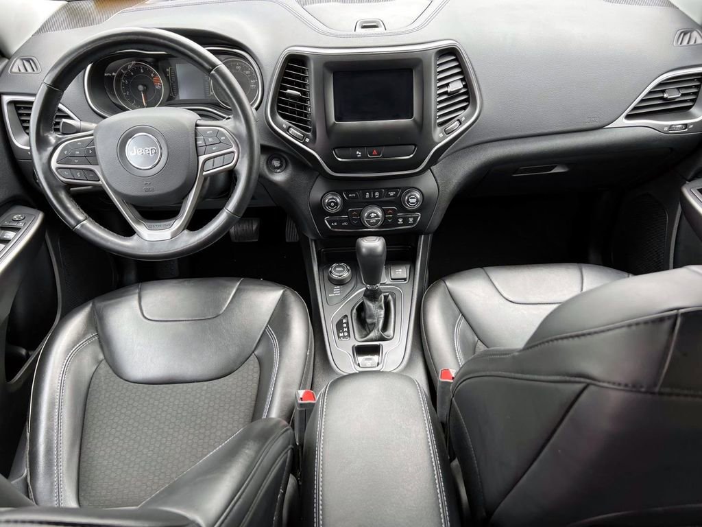 Used 2020 Jeep Cherokee Latitude Plus w/ Comfort/Convenience Group image 14