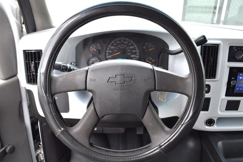 Used 2006 Chevrolet Express 3500 RWD image 13