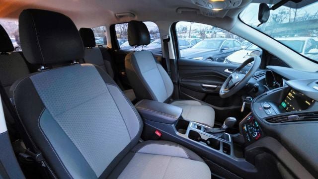 Used 2017 Ford Escape SE w/ Equipment Group 201A image 39
