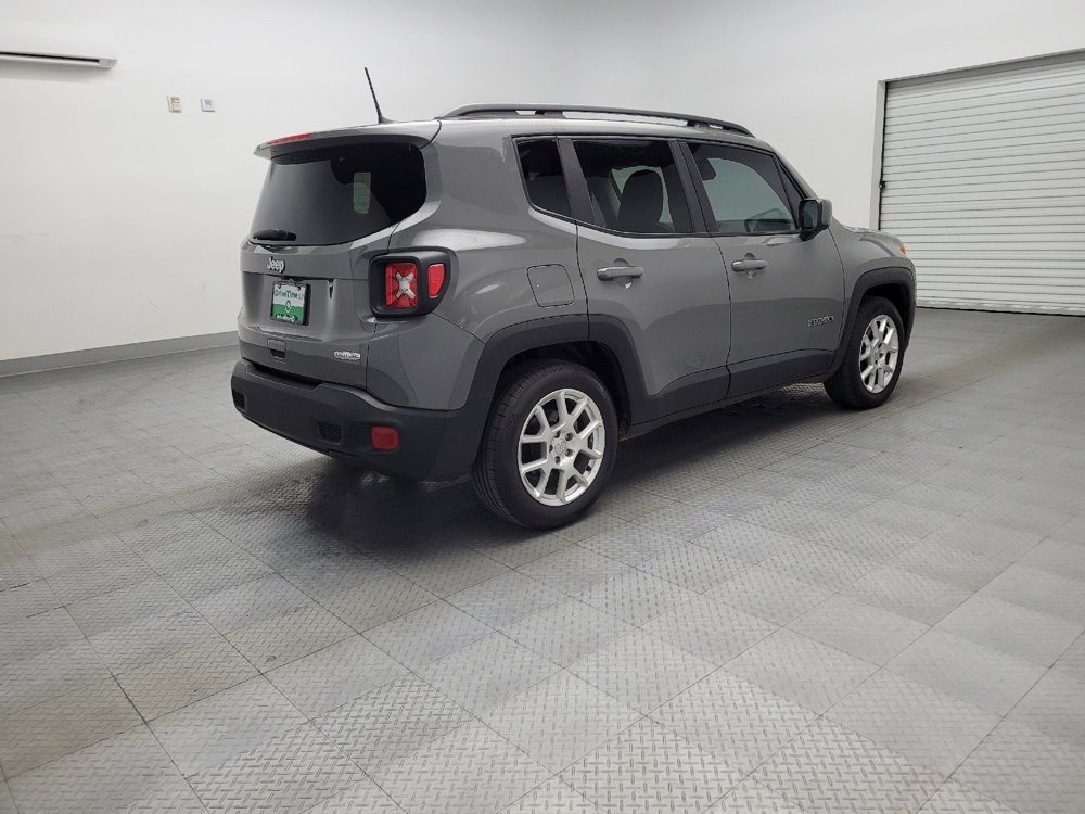 Used 2021 Jeep Renegade Latitude image 9