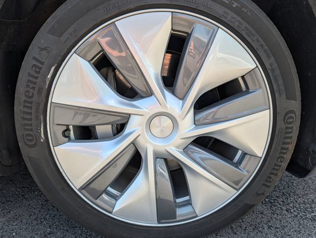 Used 2023 Tesla Model Y Long Range AWD/4WD image 9