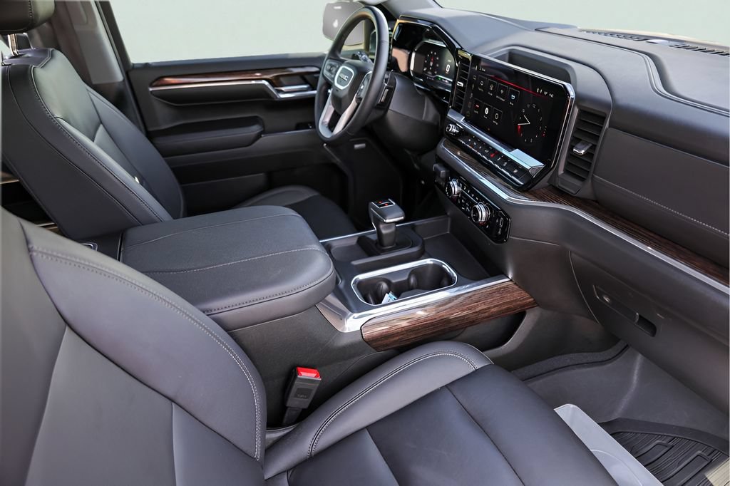 Used 2024 GMC Sierra 1500 Elevation w/ Elevation Premium Package AWD/4WD image 32