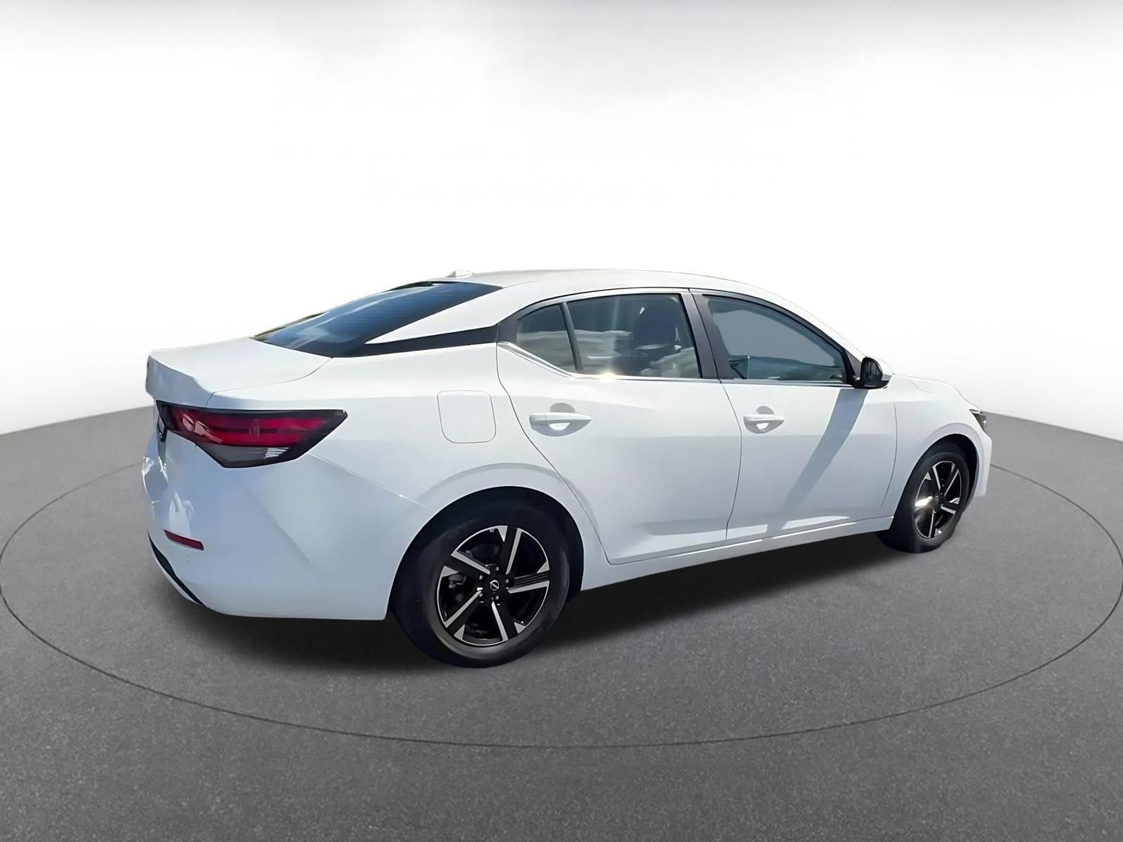 Used 2025 Nissan Sentra SV FWD image 15