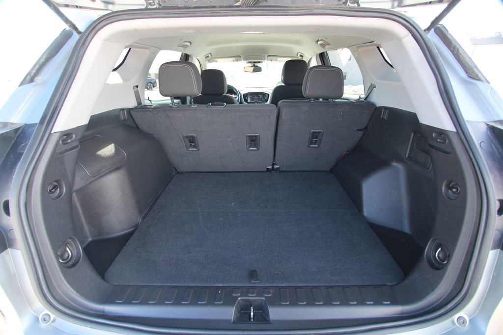 Used 2024 GMC Terrain SLE image 12