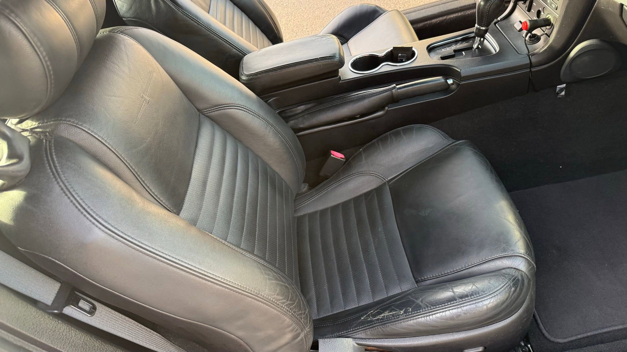 Used 2003 Ford Thunderbird image 57