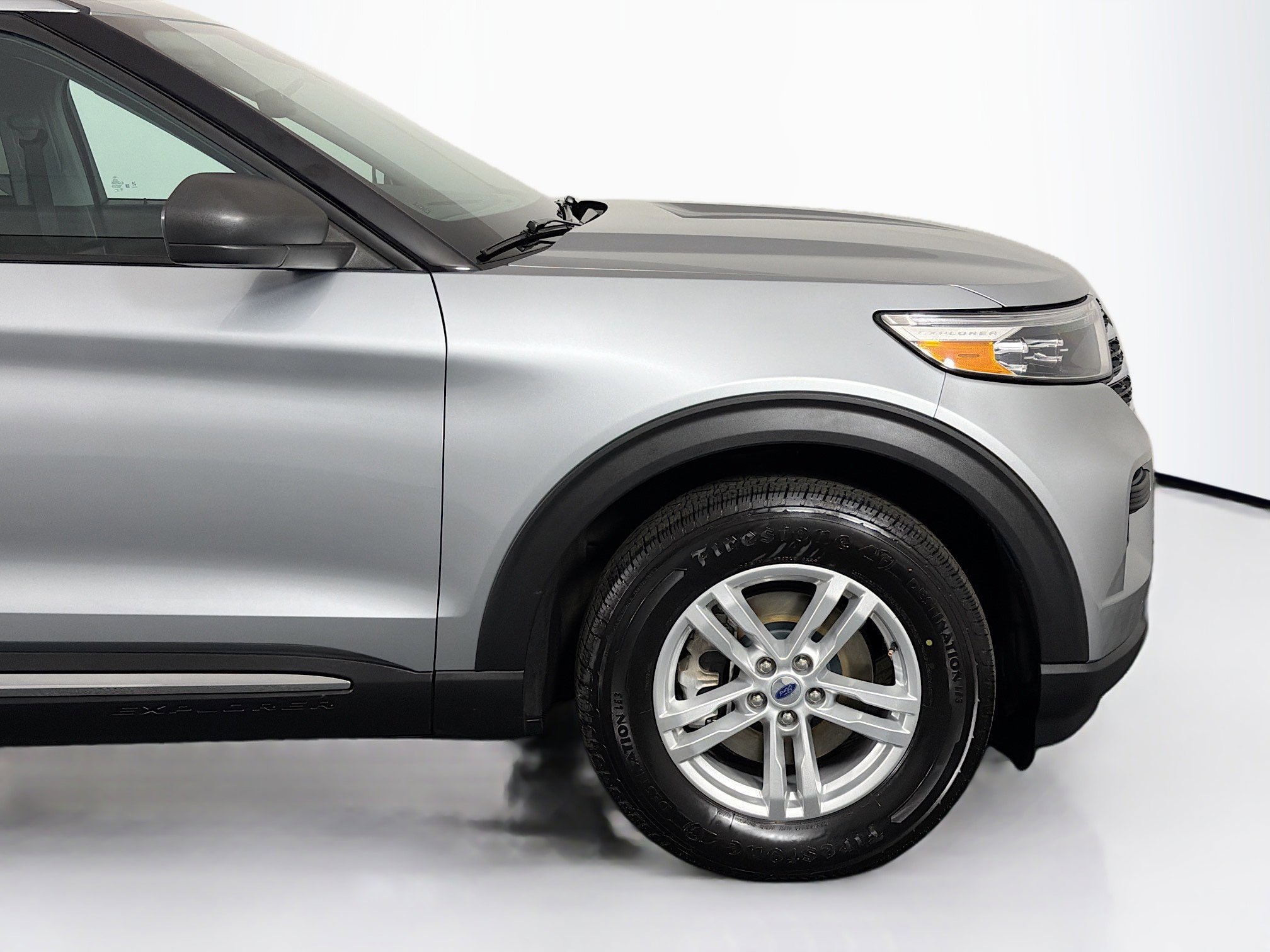 Used 2023 Ford Explorer XLT AWD/4WD image 48