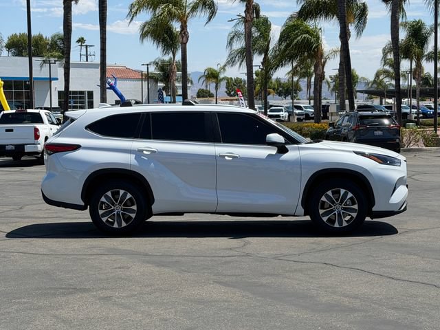 Used 2023 Toyota Highlander XLE FWD image 4