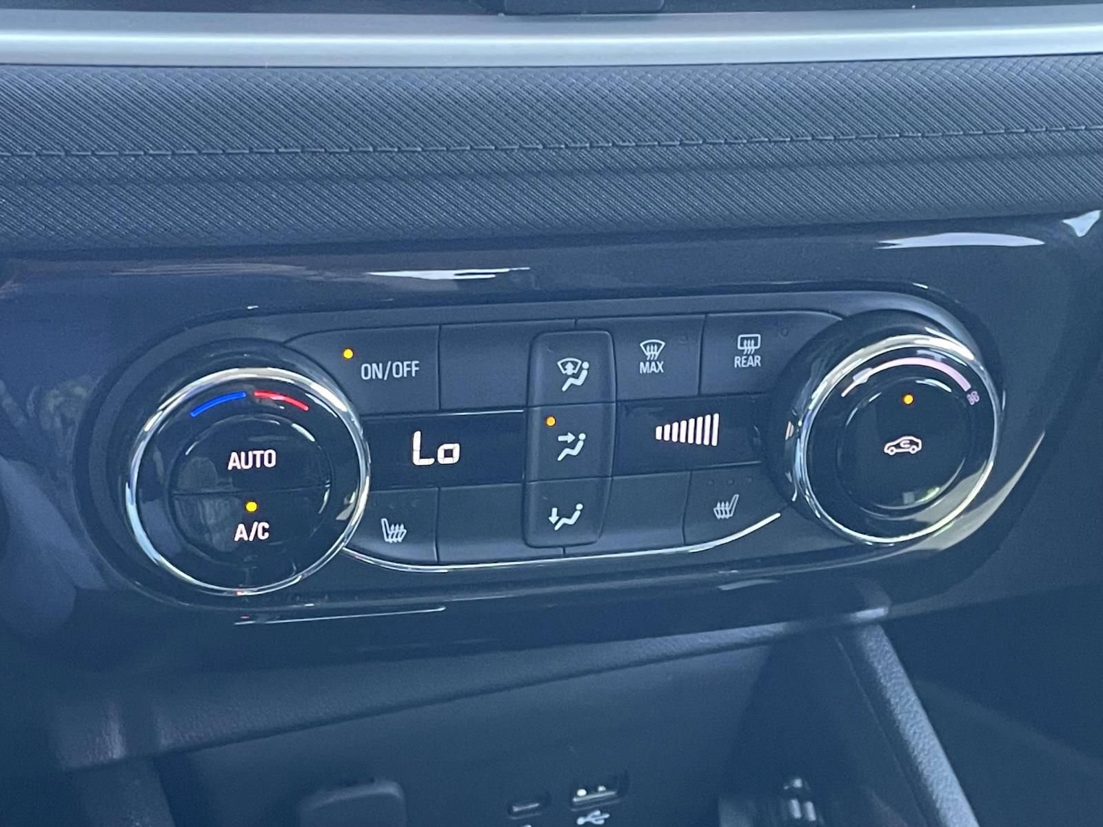 Used 2025 Chevrolet TrailBlazer LT w/ Convenience Package image 17