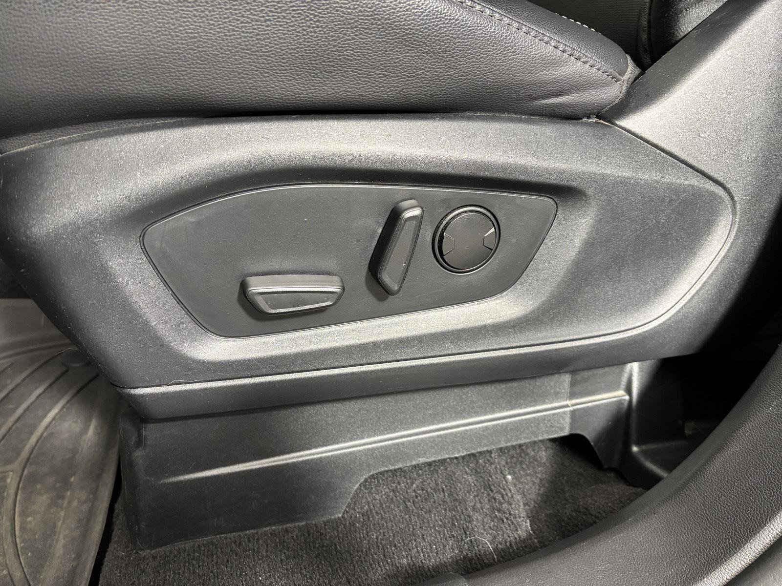 Used 2023 Ford Explorer ST w/ Equipment Group 401A AWD/4WD image 13
