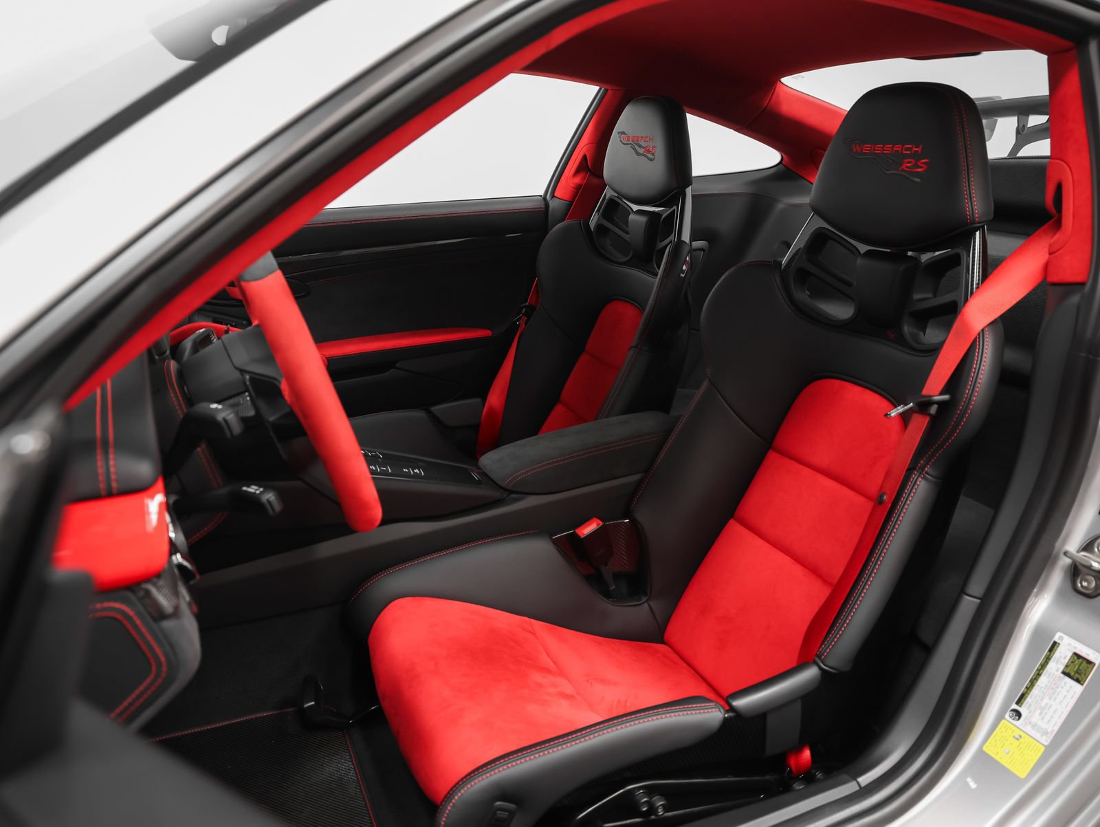 Certified 2018 Porsche 911 GT2 RS RWD image 5