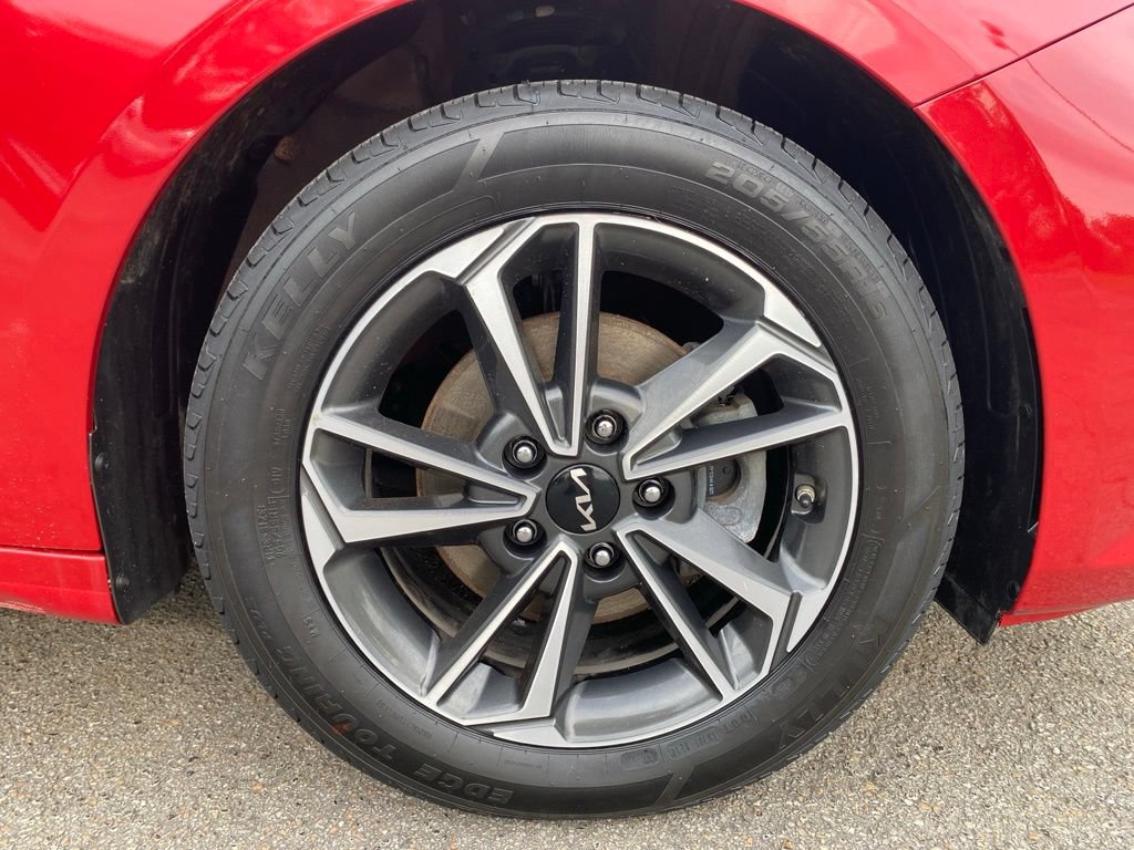 Certified 2023 Kia Forte LXS w/ LXS Technology Package FWD image 9