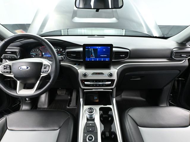 Used 2024 Ford Explorer XLT w/ XLT Sport Appearance Package image 28