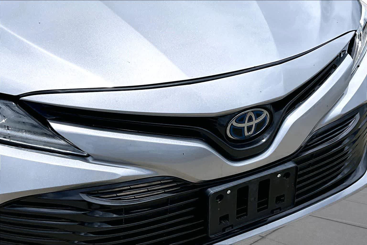 Used 2020 Toyota Camry XLE FWD image 29