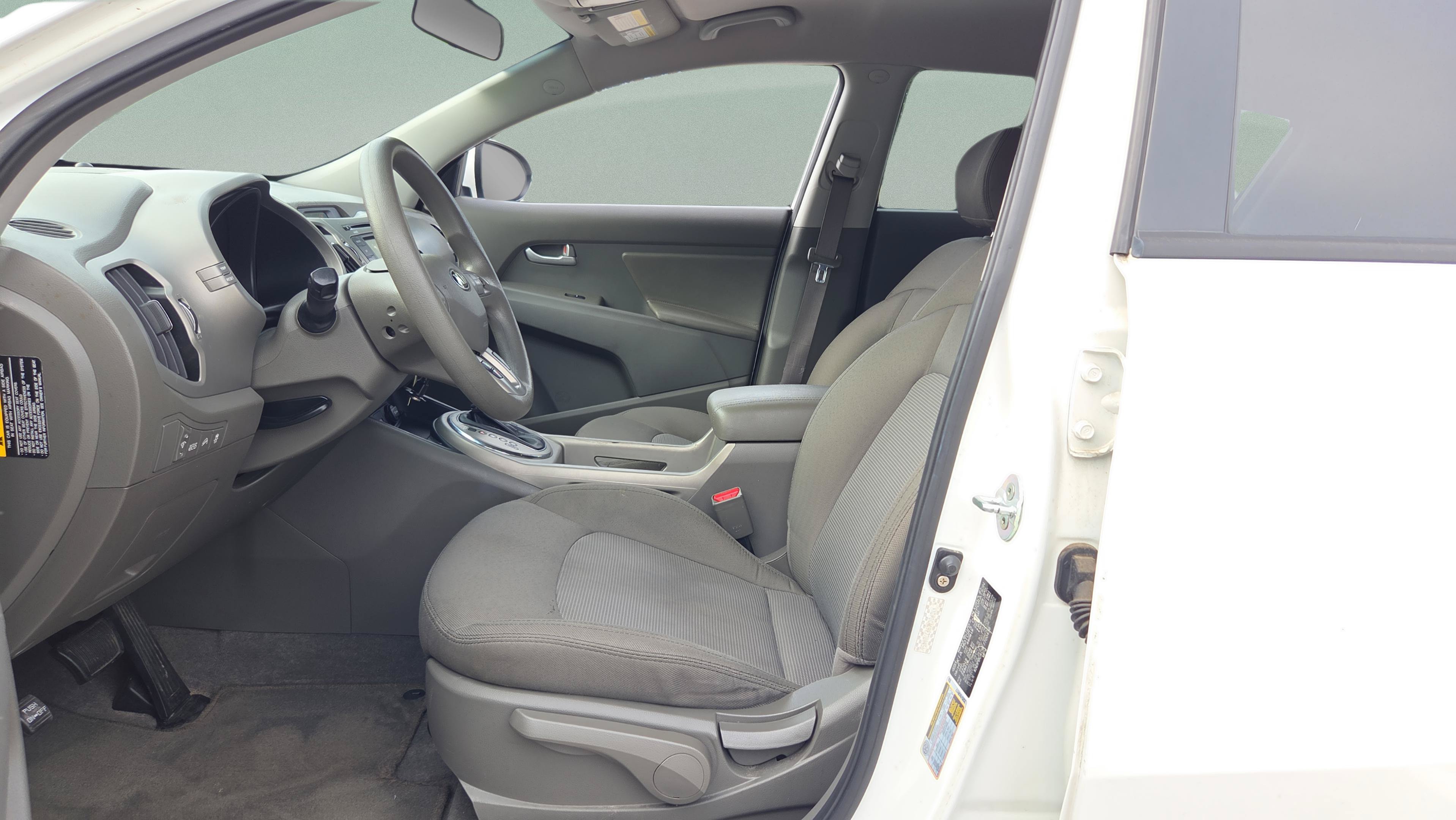 Used 2015 Kia Sportage LX AWD/4WD image 9