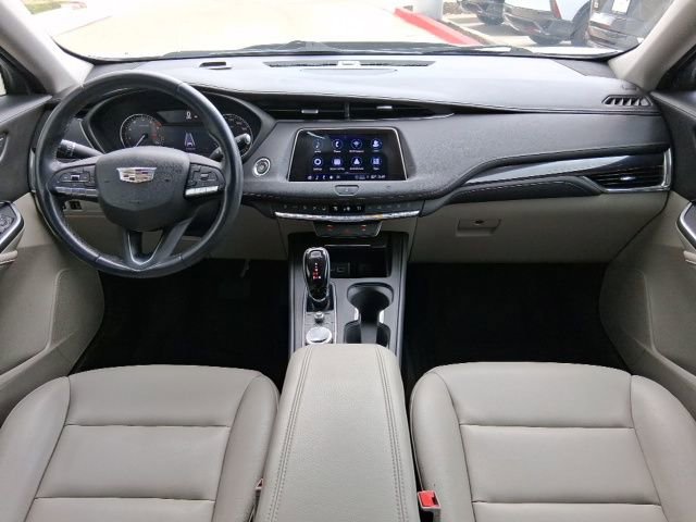 Used 2021 Cadillac XT4 Luxury w/ Driver Awareness Package image 9