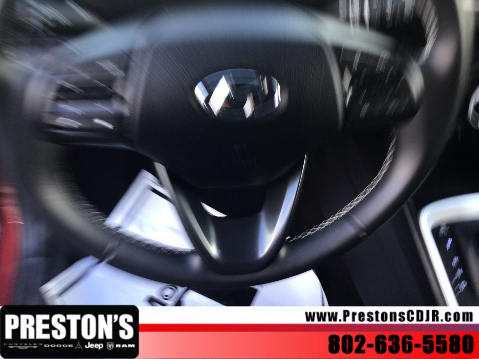 Used 2024 Hyundai Venue Limited FWD image 11