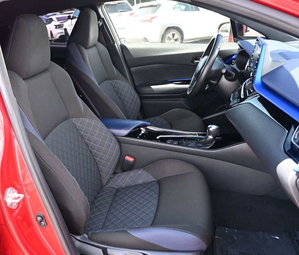 Used 2020 Toyota C-HR XLE FWD image 16