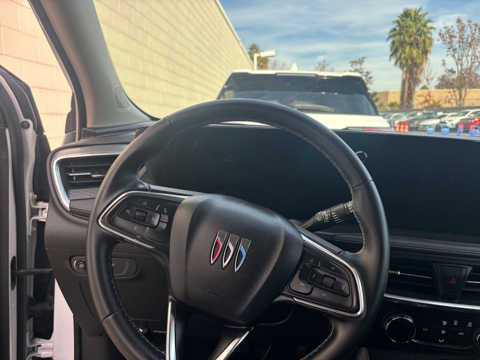 Used 2025 Buick Encore GX Preferred image 34