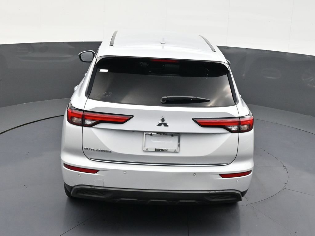 Used 2022 Mitsubishi Outlander ES image 15