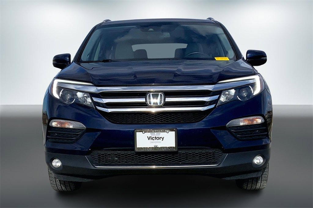 Used 2017 Honda Pilot Touring image 2