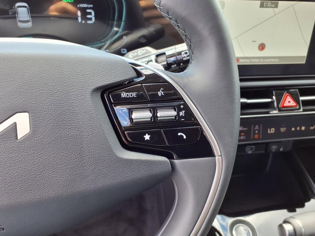New 2025 Kia Niro EX Touring image 21