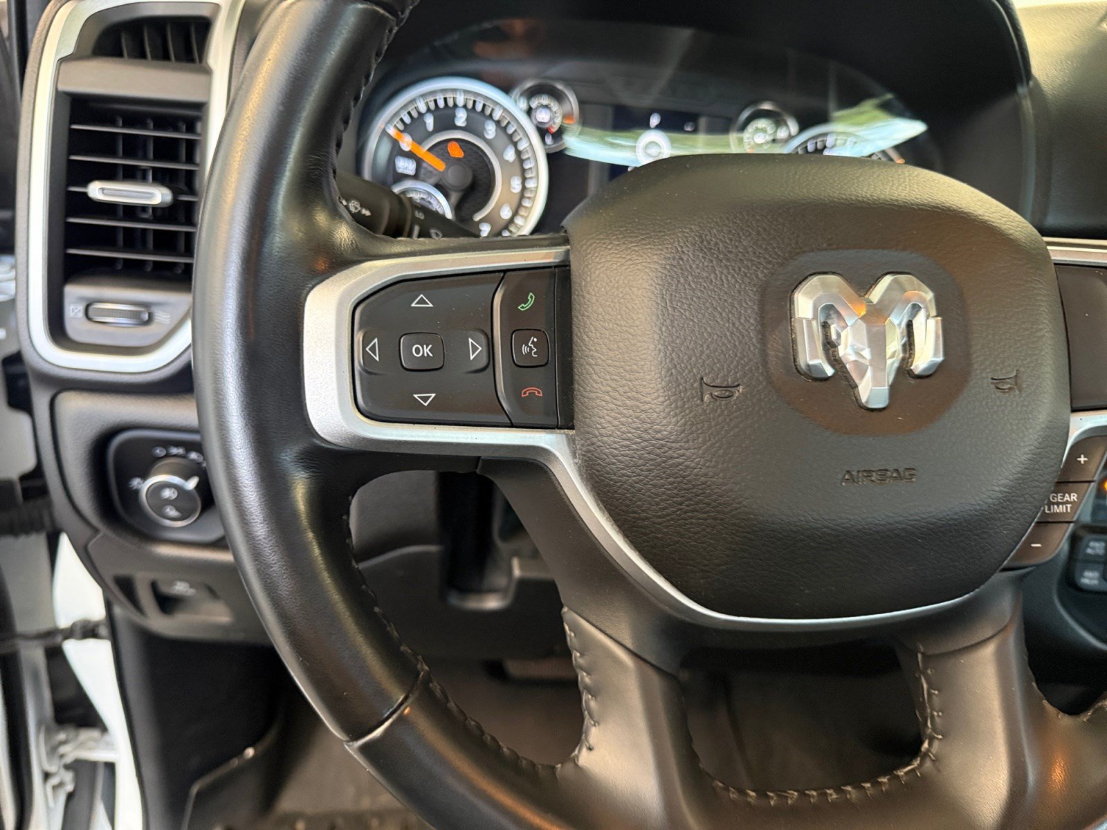 Used 2020 RAM 1500 Big Horn AWD/4WD image 24