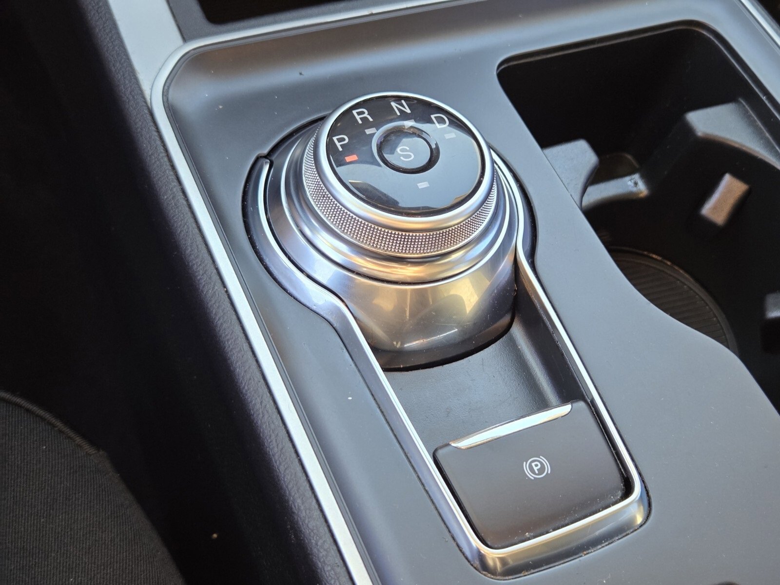 Certified 2023 Ford Edge SE w/ Black Appearance Package image 23