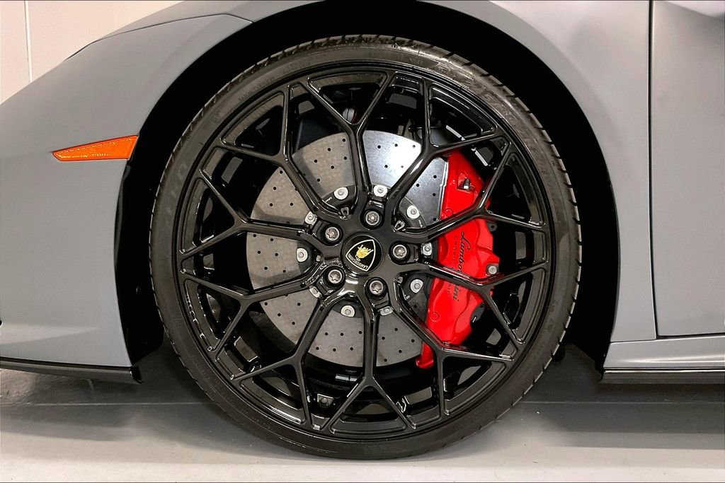 Used 2022 Lamborghini Huracan EVO image 17