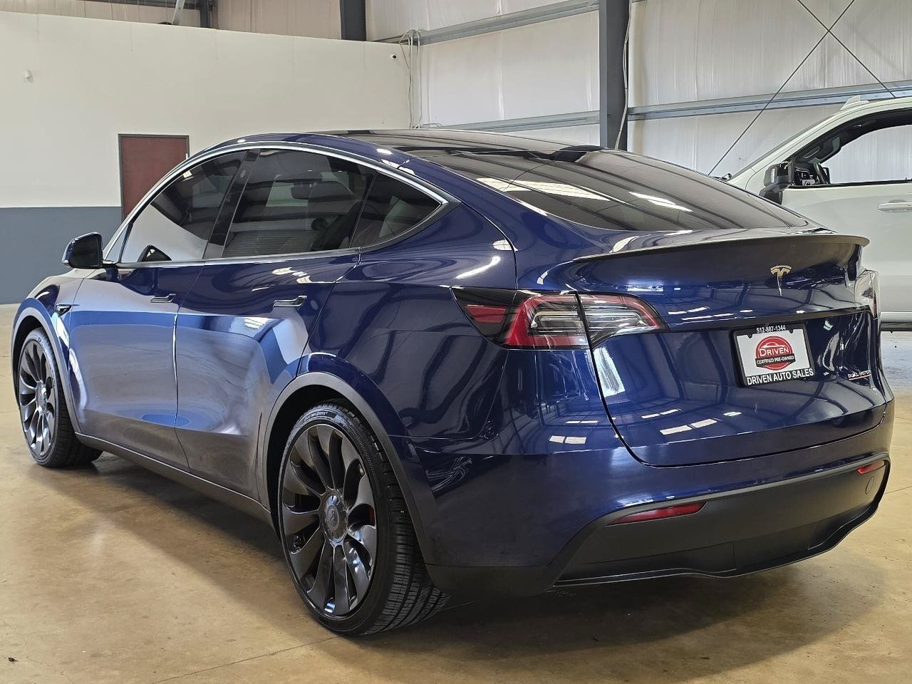 Used 2023 Tesla Model Y Performance AWD/4WD image 7