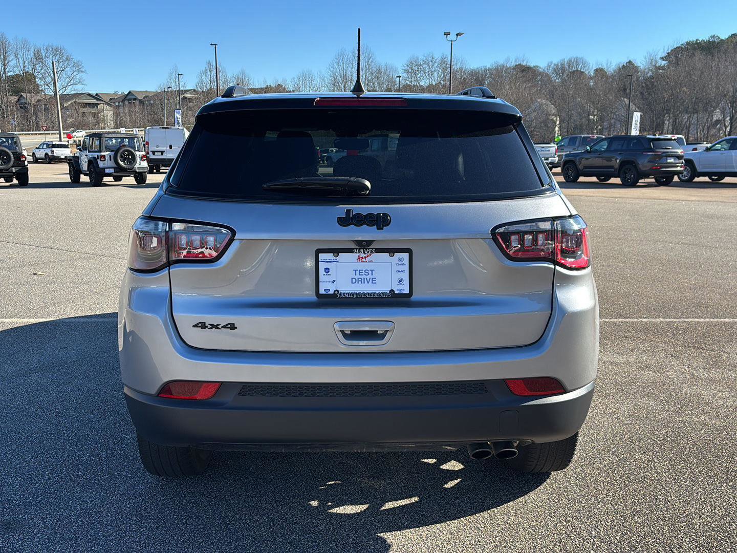 Used 2022 Jeep Compass Altitude video 4