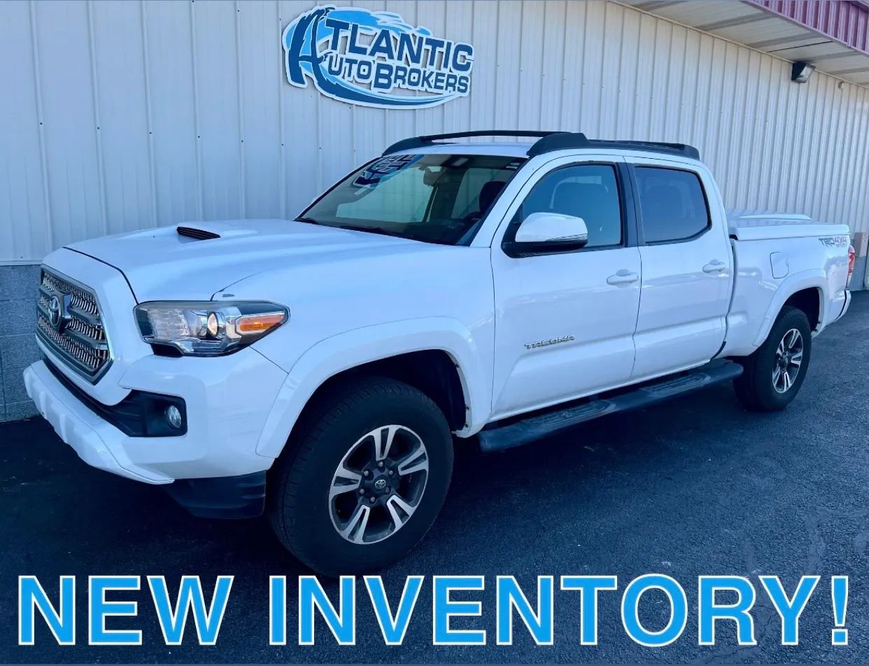 Used 2016 Toyota Tacoma SR5 AWD/4WD image 1