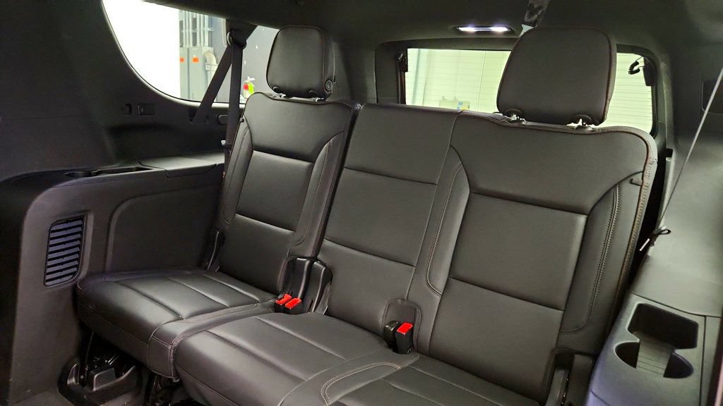 Used 2022 Chevrolet Suburban High Country AWD/4WD image 21