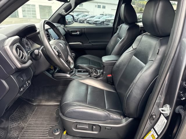 Used 2021 Toyota Tacoma TRD Off-Road w/ TRD Premium Off Road Package AWD/4WD image 17