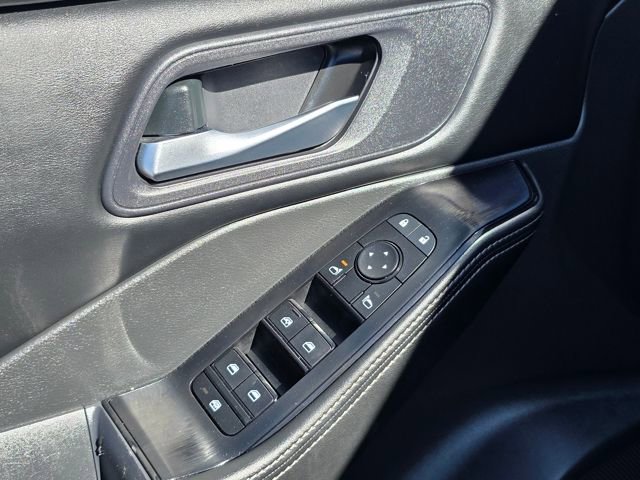 Used 2024 Nissan Rogue SV image 17